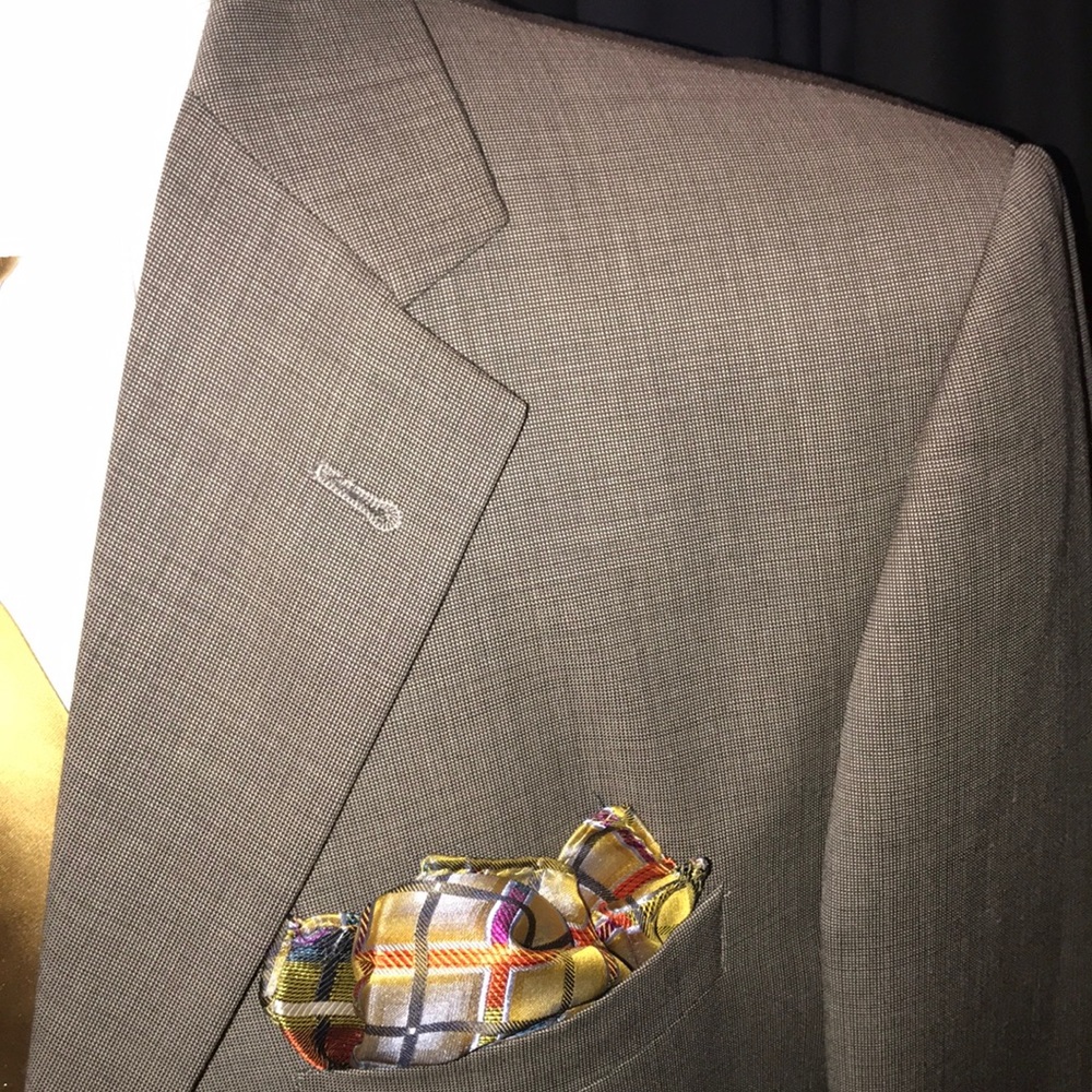 Suit - Picture 2 of 5